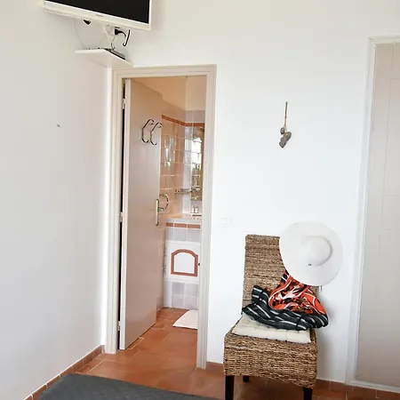 Luxueuse Moderne Avec Piscine & Recemment Renovee, Vue Exceptionnelle!