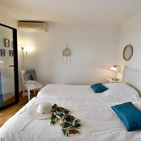 Luxueuse Moderne Avec Piscine & Recemment Renovee, Vue Exceptionnelle! Casa de Férias *