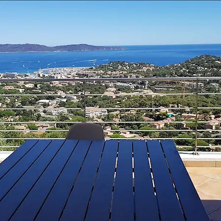Casa de Férias Luxueuse Moderne Avec Piscine & Recemment Renovee, Vue Exceptionnelle! *