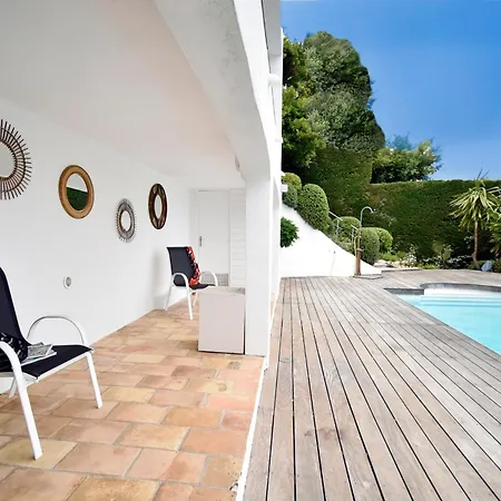 Σπίτι διακοπών Luxueuse Moderne Avec Piscine & Recemment Renovee, Vue Exceptionnelle!