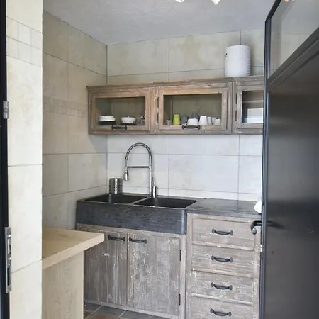 Luxueuse Moderne Avec Piscine & Recemment Renovee, Vue Exceptionnelle!