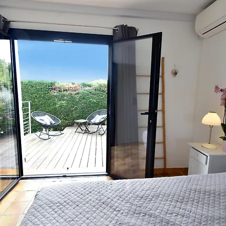 Luxueuse Moderne Avec Piscine & Recemment Renovee, Vue Exceptionnelle! *