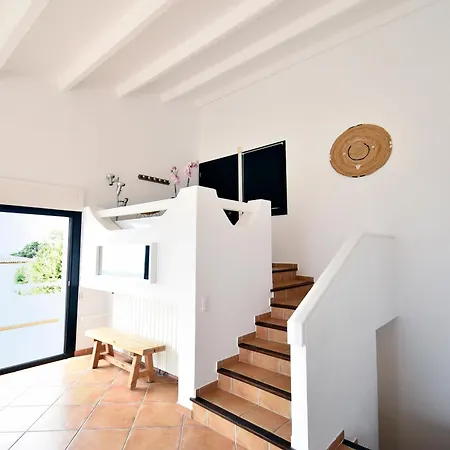 Luxueuse Moderne Avec Piscine & Recemment Renovee, Vue Exceptionnelle! *