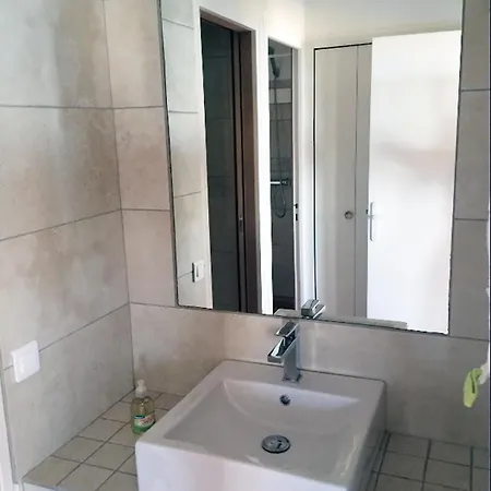 Luxueuse Moderne Avec Piscine & Recemment Renovee, Vue Exceptionnelle! Casa de Férias *