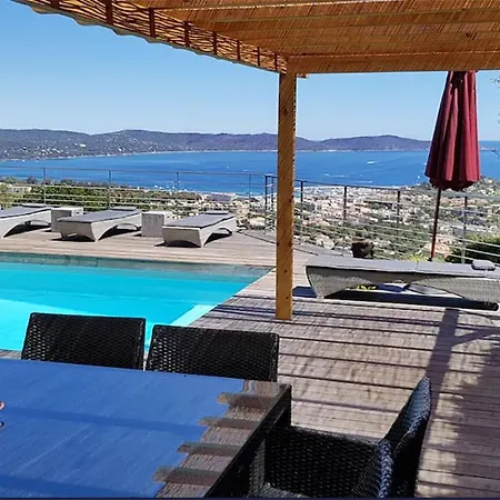 Luxueuse Moderne Avec Piscine & Recemment Renovee, Vue Exceptionnelle! Casa de Férias Cavalaire-sur-Mer